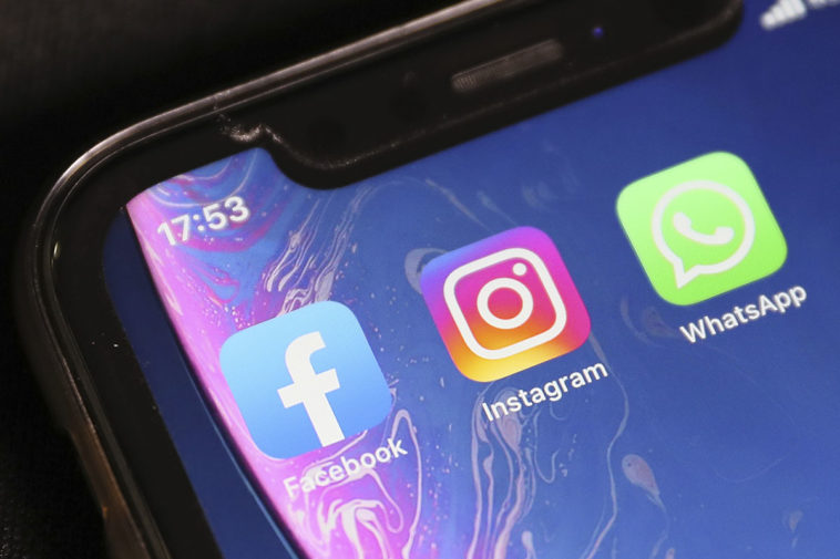 Власти США потребовали Facebook продать WhatsApp и Instagram
